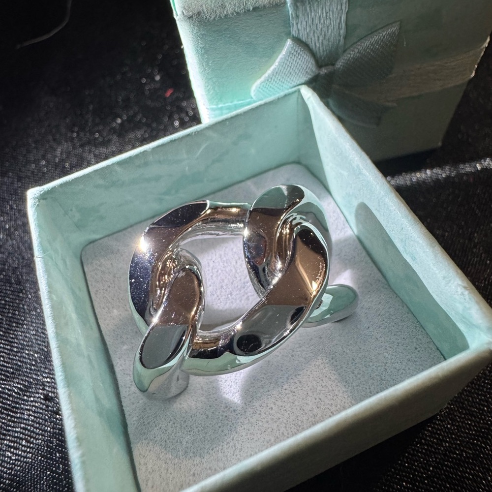 Henri Bendel Shiny Silver Loop Ring